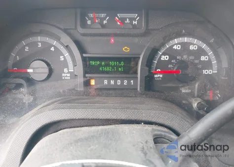 2010 Ford E-350 Super Duty Xl/Xlt z USA, uszkodzony, nr VIN 1FBNE3BL5ADA88624